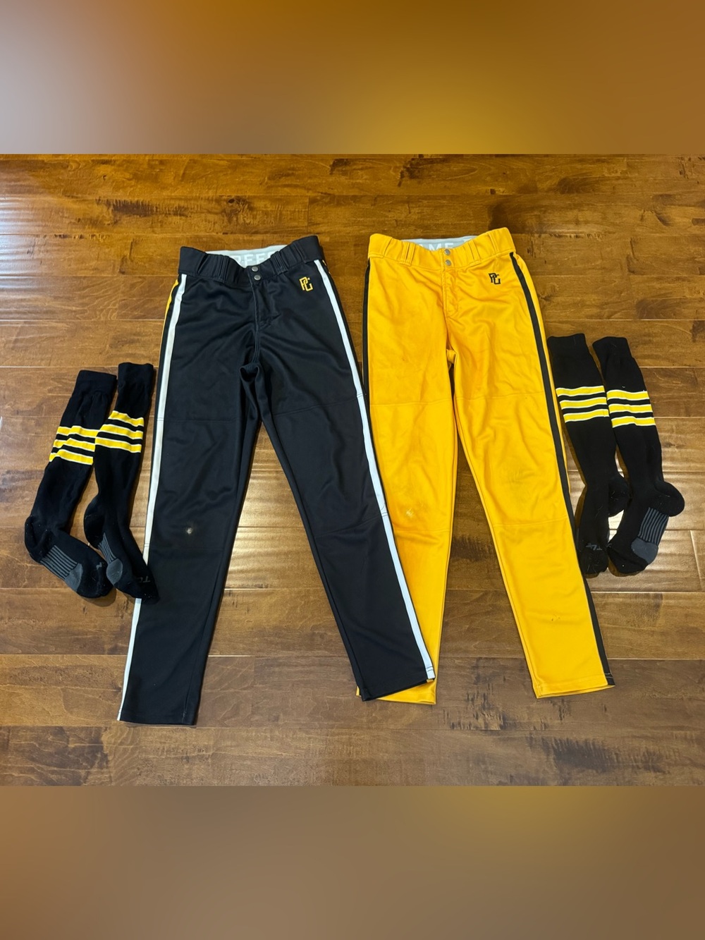 Men’s black & gold baseball pants & matching socks